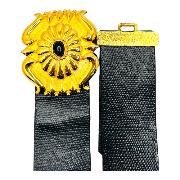 Doreen Ryan Vintage 80's Brushed Gold Belt Buckle With Black Cabochon Center - Picture 3 of 10